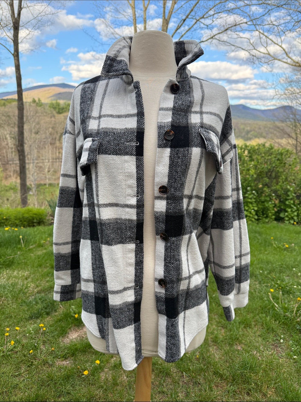 Emery Rose Plaid Utility Shacket Jacket - Black & White M